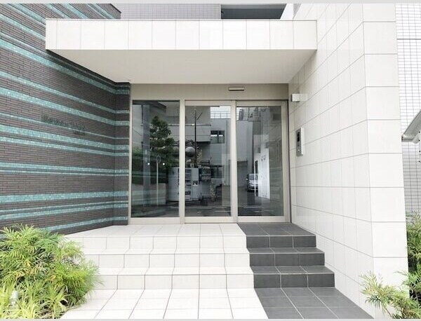 物件外観写真3　(建物の内部です)