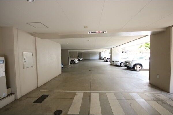 物件外観写真4　(駐車場があります)