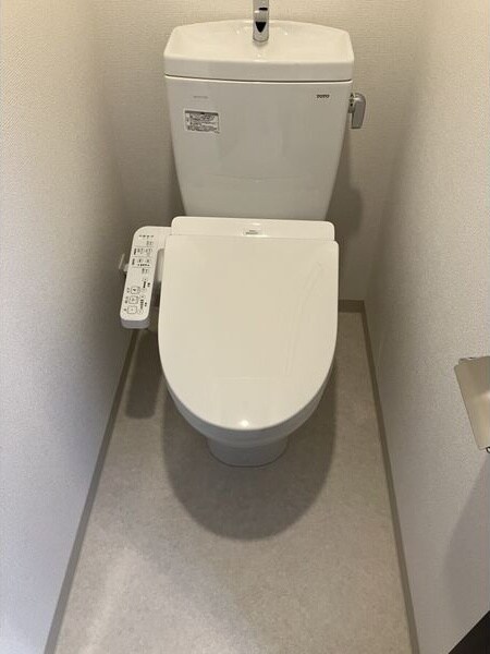 物件内観写真10　(コンパクトで使いやすいトイレです)