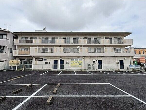 駐車場(駐車場です)