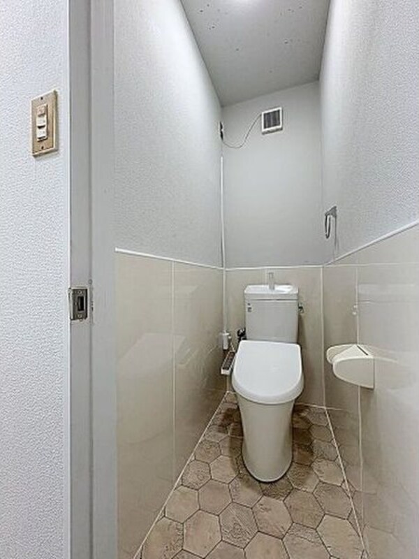 トイレ(コンパクトで使いやすいトイレです)