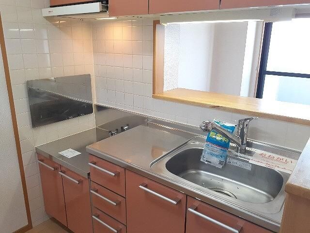 物件内観写真4　(使いやすいキッチンです)