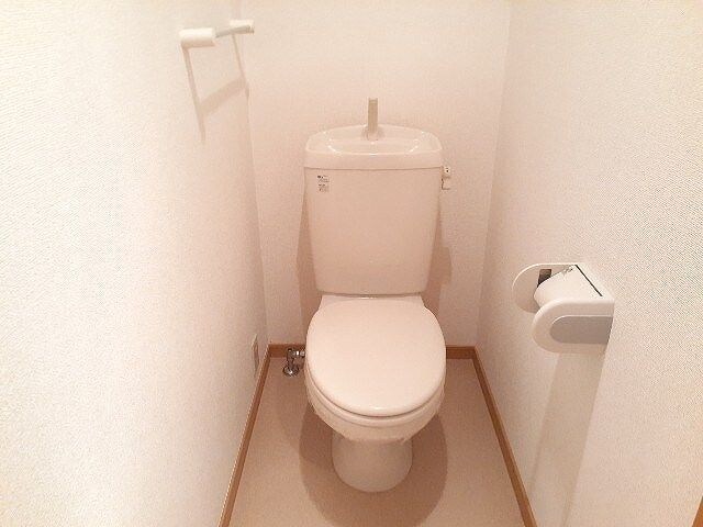 物件内観写真7　(清潔感のあるトイレです)