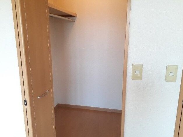 物件内観写真10　(収納のためのスペースです)