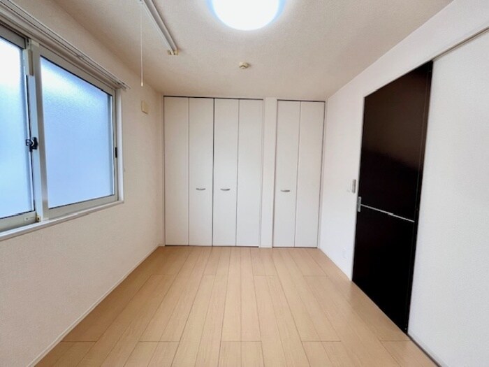 物件内観写真8　(落ち着いて過ごせるお部屋なので、寝室にいかがでしょうか)