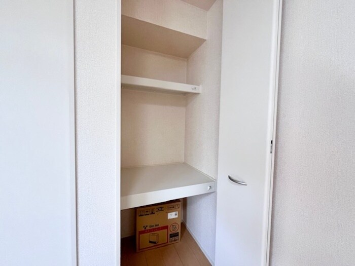 物件内観写真9　(大きなものも収納できそうです)