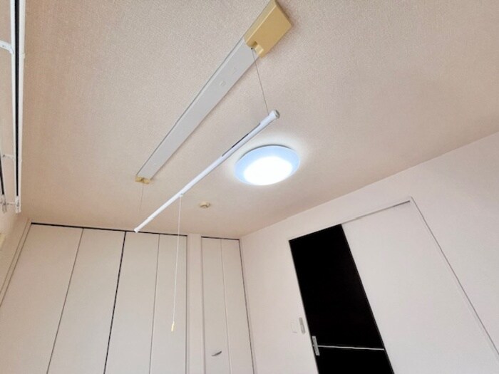 物件内観写真16　(室内物干しです)