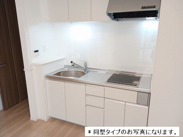 物件内観写真4　(お料理しやすいキッチンです)