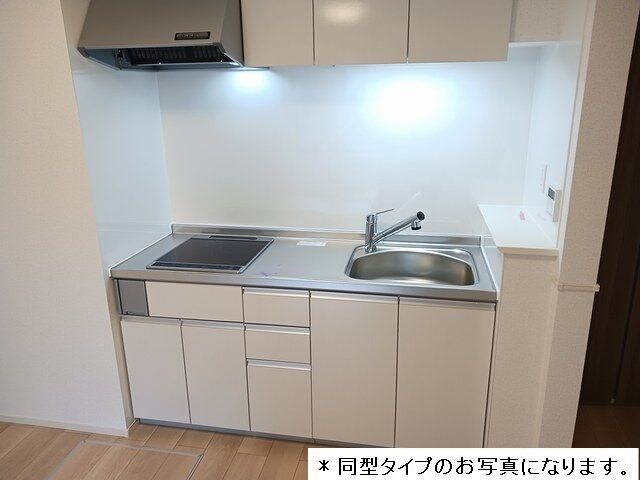 物件内観写真4　(お料理しやすいキッチンです)