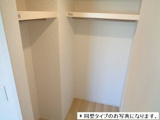 物件内観写真10　(専用の収納スペースです)