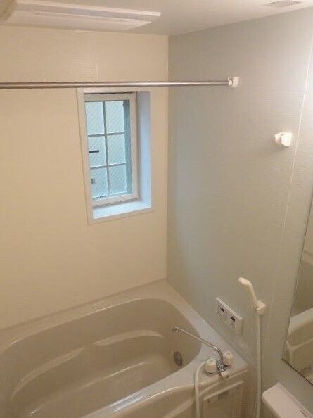 物件内観写真4　(お風呂で日々の疲れを落としましょう)