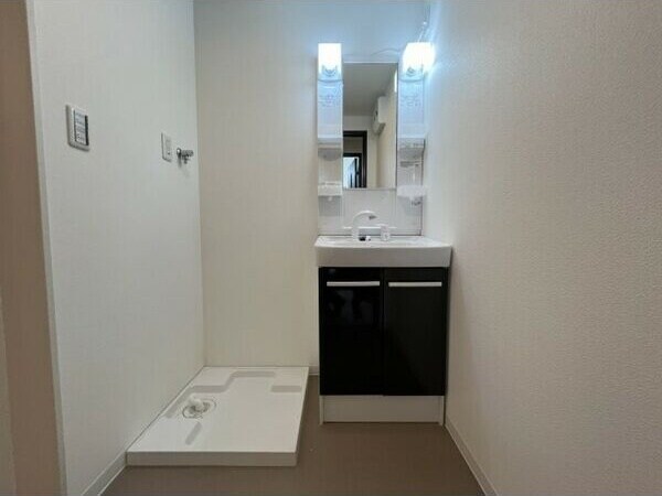 物件内観写真7　(スペースが確保できる洗面所です)