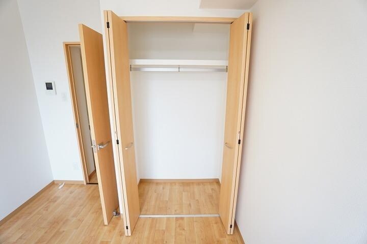 物件内観写真9　(便利な収納スペースです)