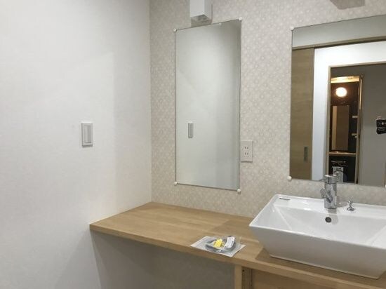 物件内観写真6　(使いやすい独立洗面台です)