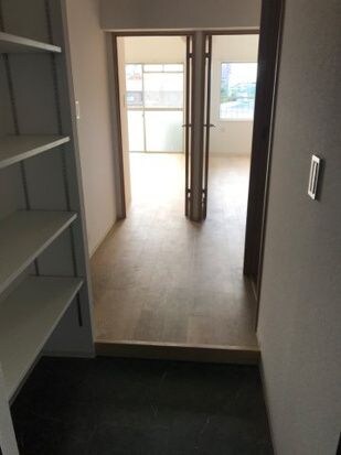 物件内観写真11　(シンプルで使いやすい玄関です)