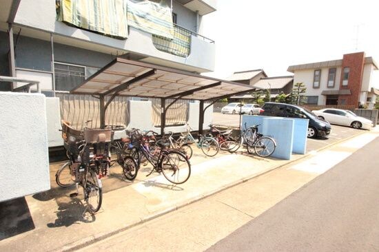 物件内観写真15　(駐輪場です)