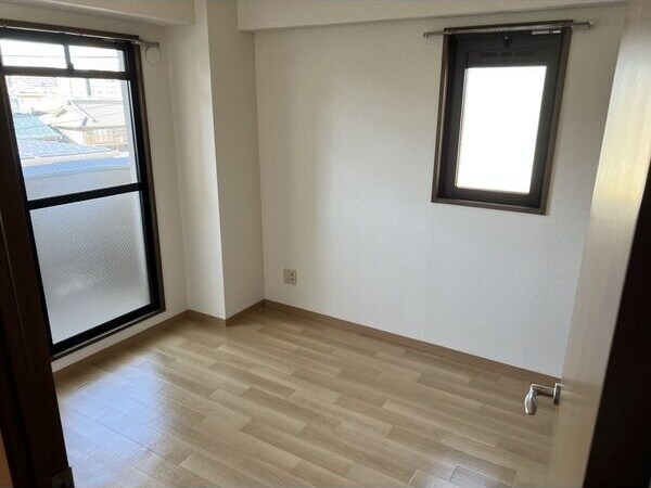 物件内観写真9　(落ち着いて過ごせるお部屋なので、寝室にいかがでしょうか)