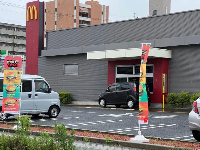 物件内観写真12　(マクドナルド中川助光店 1700m)