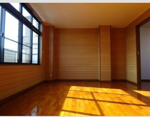 物件内観写真2　(使いやすいリビングです)