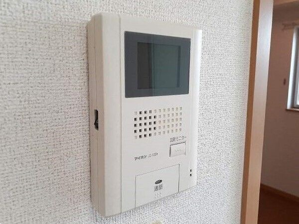 セキュリティ(モニター付きインターホンです)