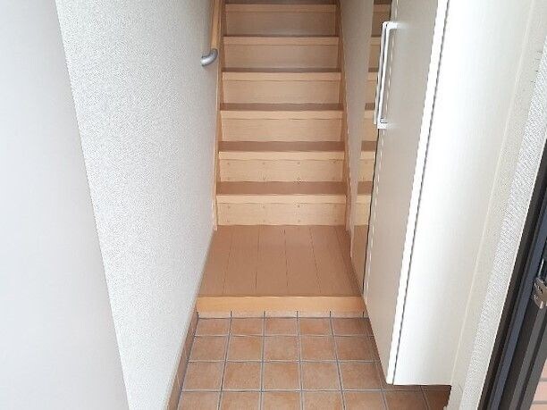 物件内観写真11　(きれいな玄関です)