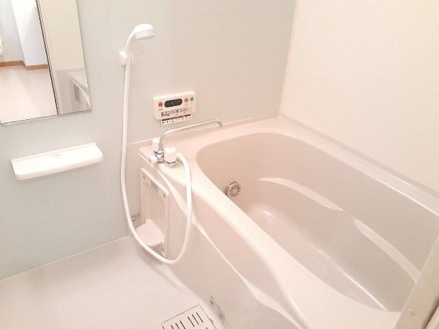 物件内観写真6　(ゆったり過ごせるお風呂です)