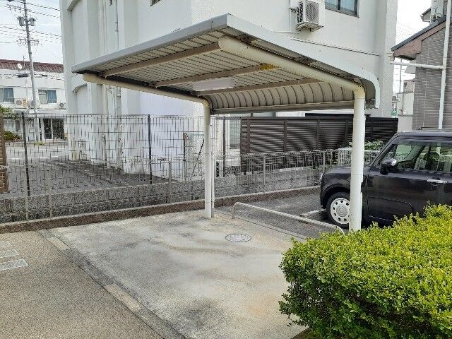 物件内観写真13　(駐輪場です)