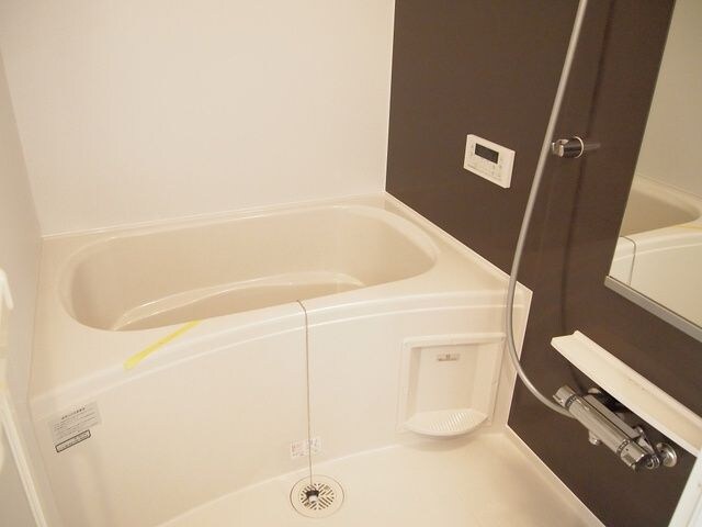 物件内観写真4　(ゆったり過ごせるお風呂です)