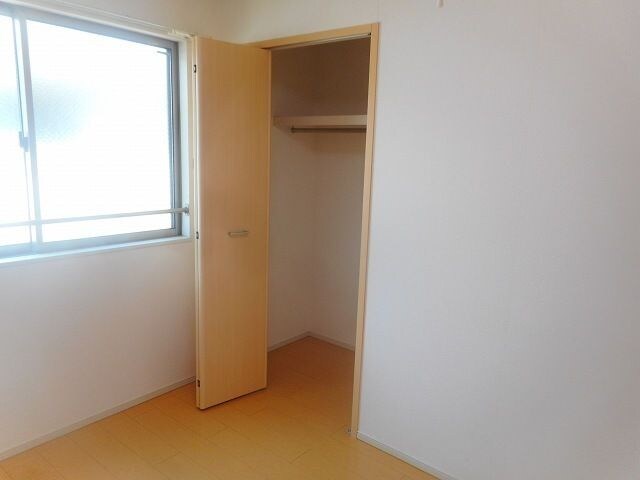 物件内観写真10　(こまごまとしたものを収納できそうですね)