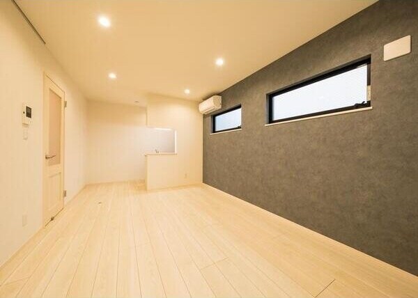 物件内観写真4　(ゆったり過ごせるリビングです)