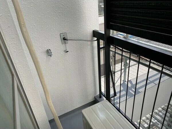 物件内観写真10　(開放的で明るい空間を演出してくれるバルコニーです)