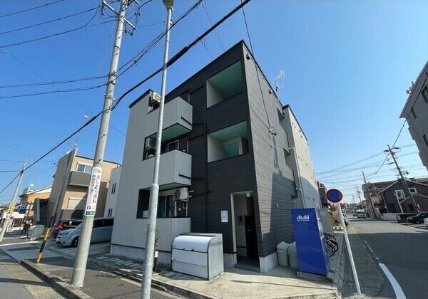 物件外観写真1　(きれいな外観です)