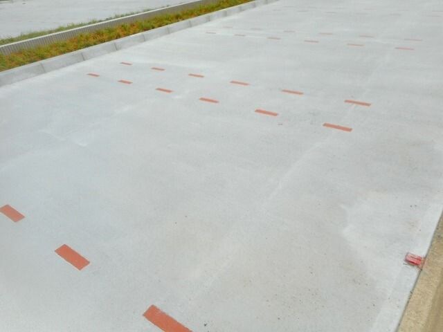 物件外観写真3　(駐車場に車を止められます)