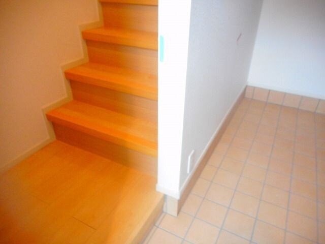 物件内観写真11　(落ち着いた玄関です)