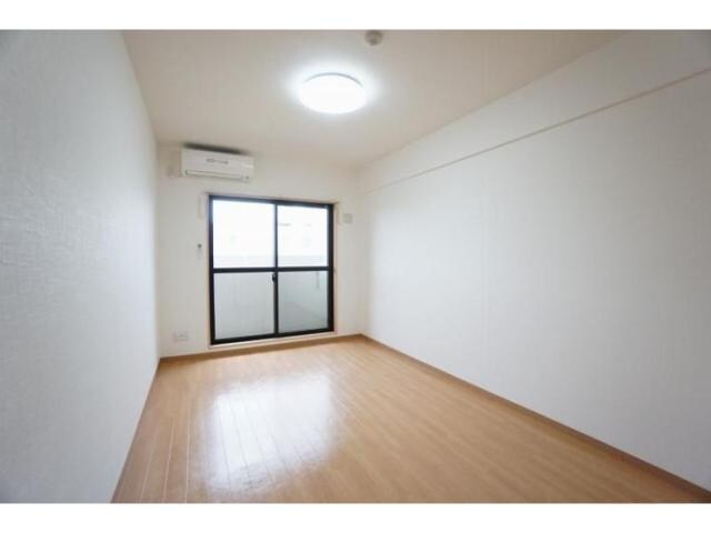 物件内観写真3　(使いやすい居間です)