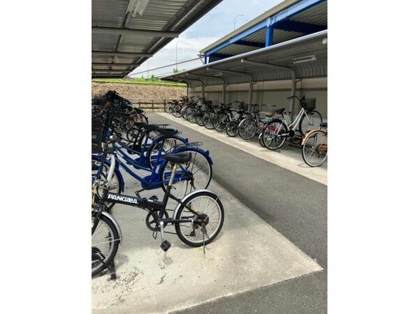 建物設備(駐輪場)
