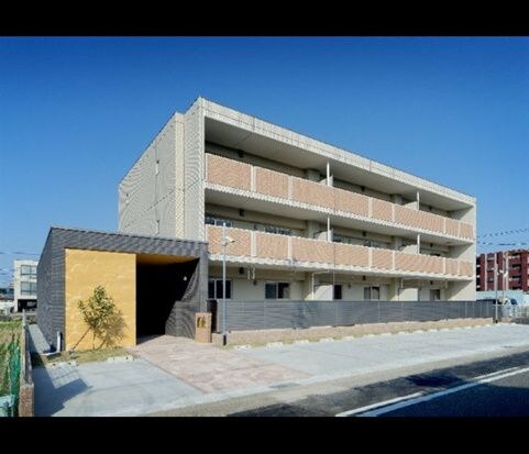 物件外観写真1　(建物外観を気になさる方へ、見た目の良い物件です)