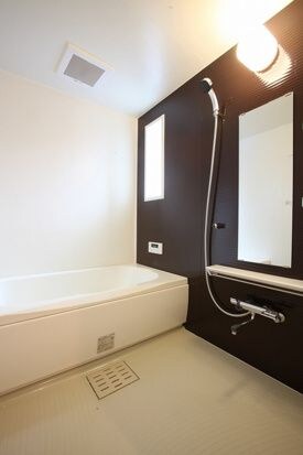 物件内観写真5　(日々の暮らしに欠かせないお風呂です)