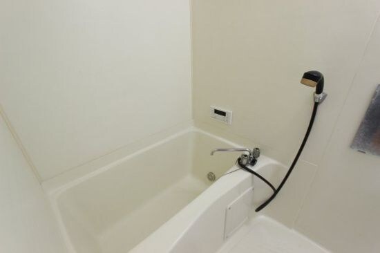 物件内観写真6　(日々の疲れを癒すお風呂付です)