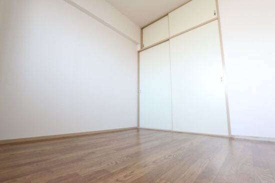 物件内観写真11　(収納豊富です)