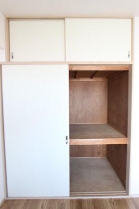 物件内観写真12　(大きなスペースがあり、収納には困りません)