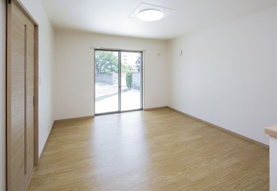 物件内観写真3　(居間です)