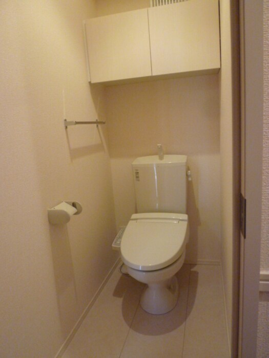 物件内観写真5　(トイレもきれいです)