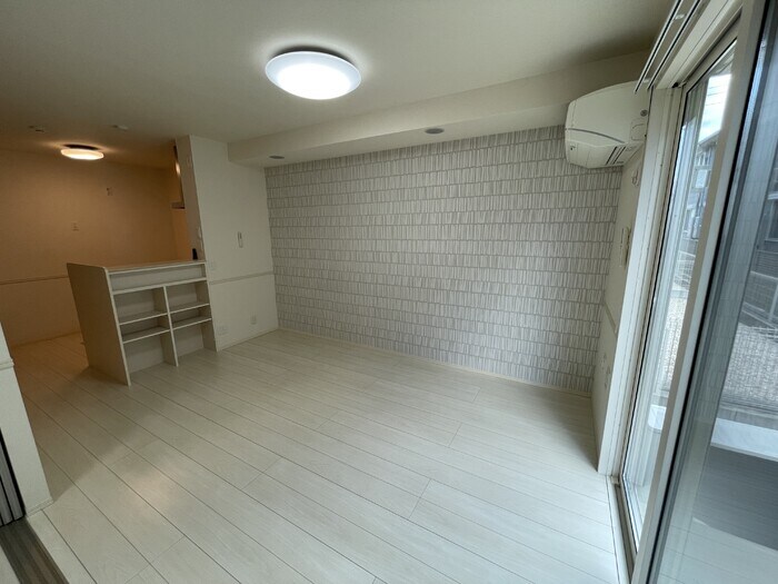 物件内観写真2　(ゆったりとしたリビングです)