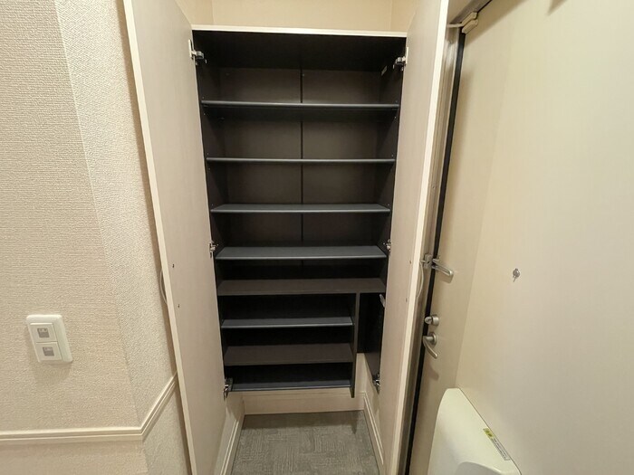 物件内観写真12　(大きなものも収納できそうです)