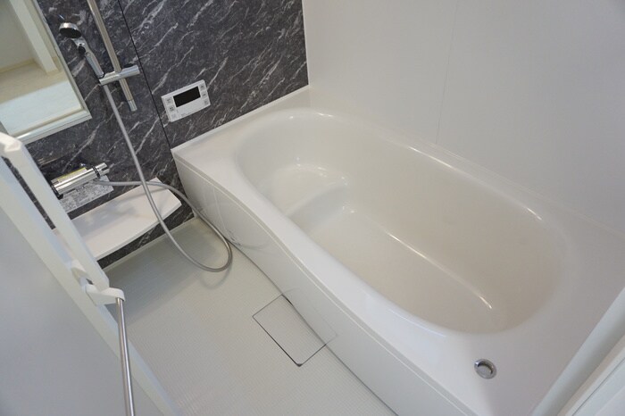 物件内観写真4　(モニター付きインターホンです)