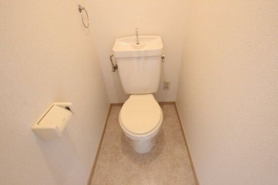 物件内観写真6　(コンパクトで使いやすいトイレです)