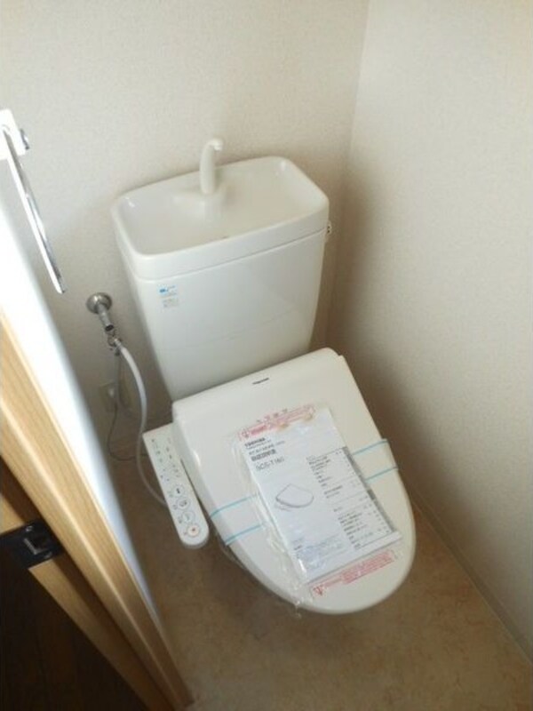 トイレ(コンパクトで使いやすいトイレです)