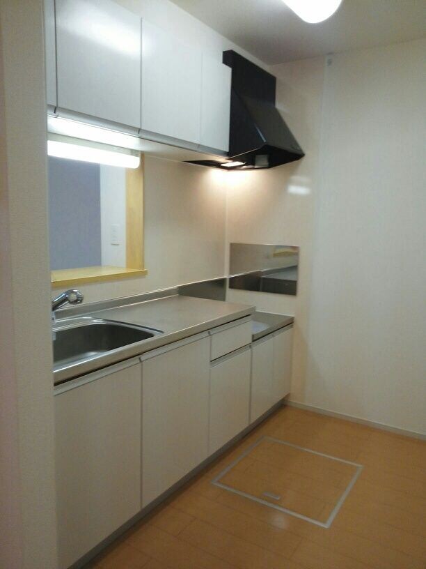 物件内観写真4　(お料理しやすいキッチンです)