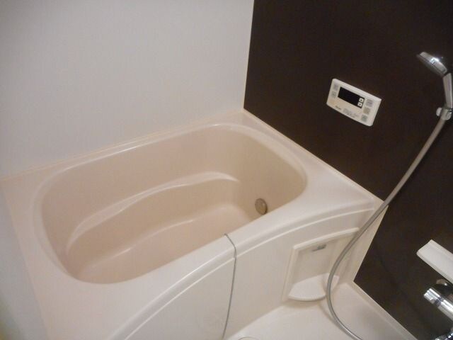 物件内観写真5　(お風呂です)